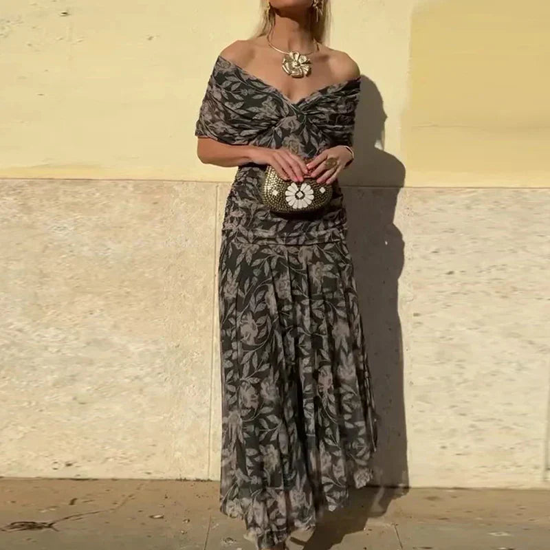 Evelyn – Elegant Dress With V-Neckline